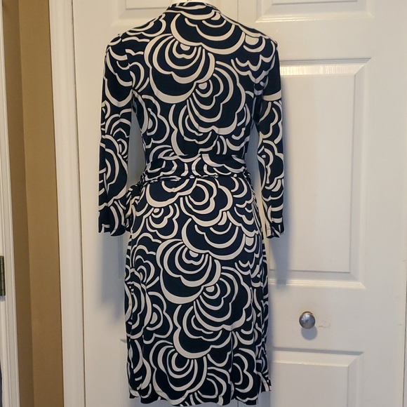 Banana Republic Wrap Tie Dress - Size Small - Picture 5 of 7